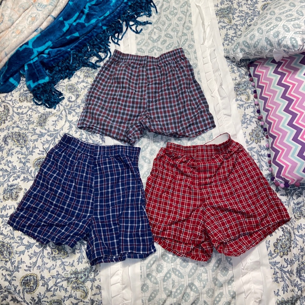 Boys M boxers